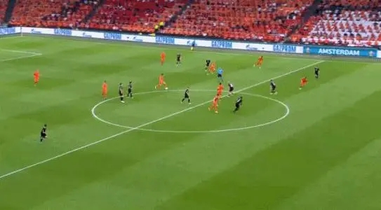 欧洲杯荷兰球队中路快攻战术打法强势