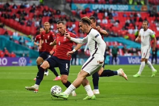 欧洲杯赛果：斯特林破门英格兰1-0小胜捷克小组头名出线
