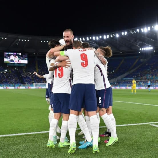 欧洲杯赛果：凯恩梅开二度马奎尔亨德森破门英格兰4-0大胜乌克兰晋级四强